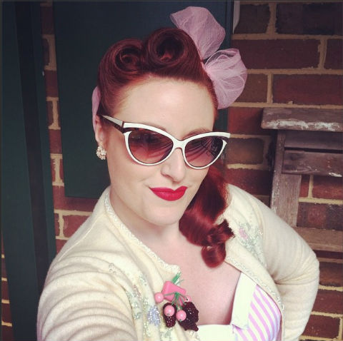 So happy with my hair today. The wind better not destroy it or it'll have me to answer to!... So fierce! Lol #vintage #vintagefashion #retro #1950s #1940s #redhead #ginger #luxulite